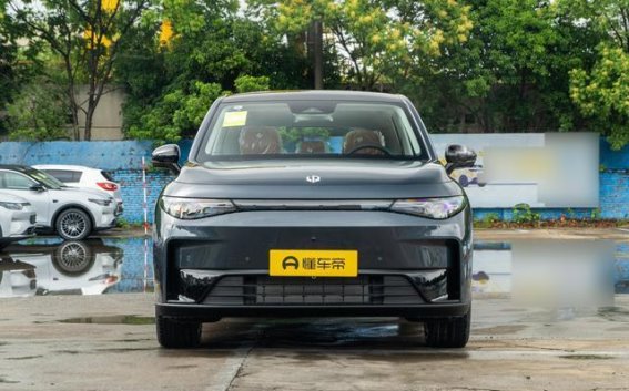 零跑C10：12万元级混动SUV，驾乘体验与性价比的完美融合