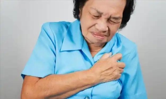 过了60岁的老人，宁可少洗头油腻，也别在2个时段洗头