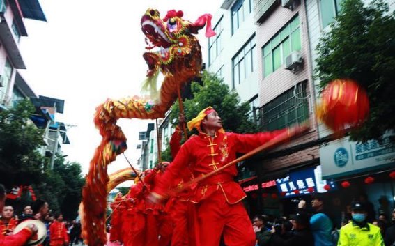 欢庆元宵，灯火辉煌共迎新春