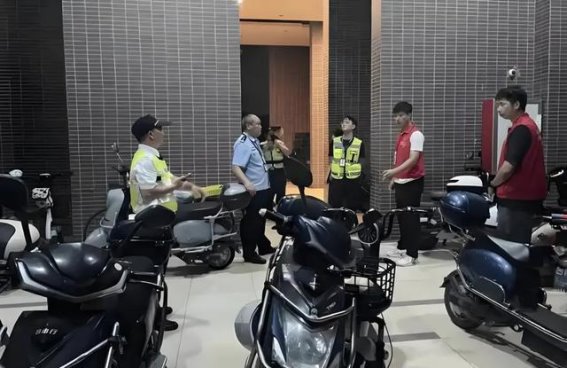 7月新规：电动车、摩托车、三轮车上路必知“1不超、2必带、3不改”