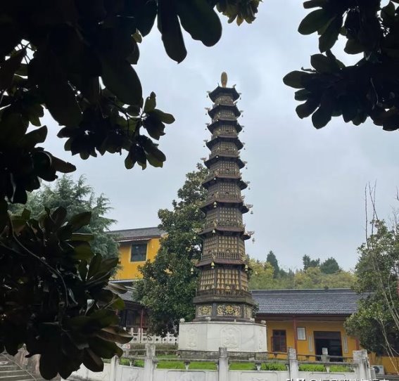 南京藏龙寺：历史与传说交织的古老圣地