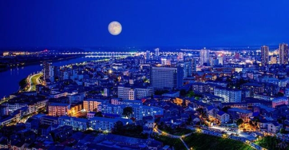 湖北29个小城市人口变动背后的经济格局与转型