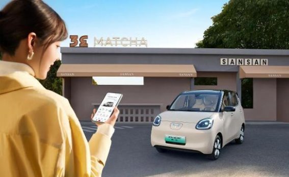 宏光MINIEV四门版：开启代步车2.0时代的全新篇章