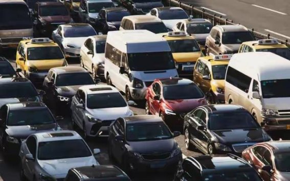 五年用车费用大比拼：纯电车与增程车哪个更省？