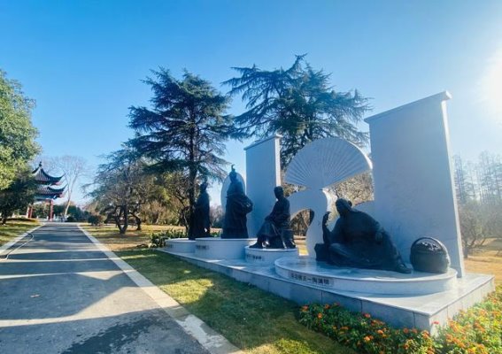 武汉东湖梅园开园，蜡梅盛放迎春，名字带梅者可享免费入园