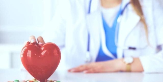 老年痴呆最后是怎么去世的？医生揭秘三大致命信号