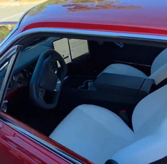 1966款福特野马成功搭载特斯拉FSD 自动驾驶技术实现全球首例改装