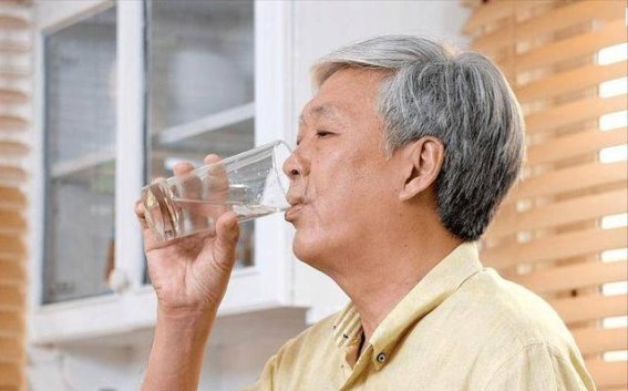 冬季心脏健康警惕：四个早起习惯，助你远离心脏病