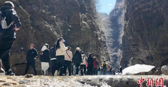 野三坡开山节启幕 六省市自驾游活动助推旅游业发展