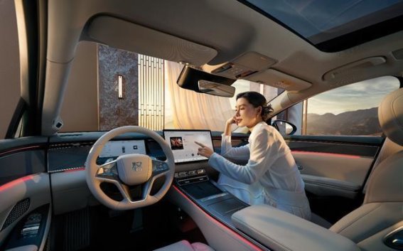 比亚迪汉L：划时代旗舰轿车，引领未来汽车科技新潮流