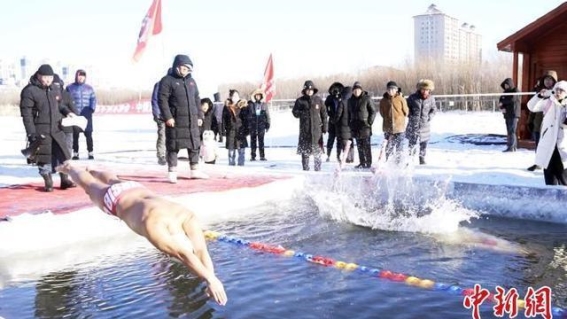 内蒙古冰雪活动热度飙升，游客机票预订量大幅增长