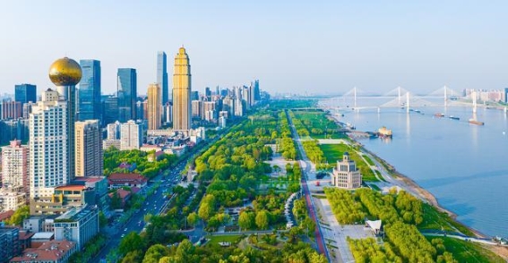 如果长江有热搜榜，武汉江滩必定常驻榜单