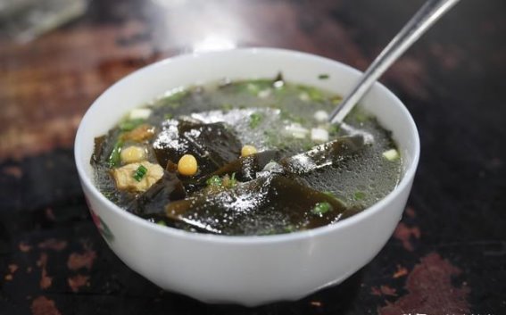 查出结节别慌，管住嘴巴，少吃3类食物，结节可能慢慢变小