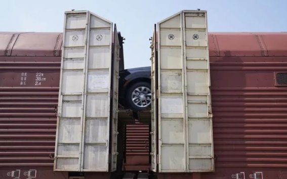 火车托运汽车全解析 自驾出行新趋势