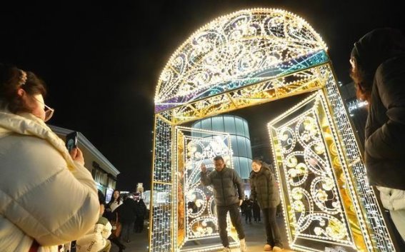 在光影之间寻找诗意：走进蓝色港湾灯光节的沉浸体验