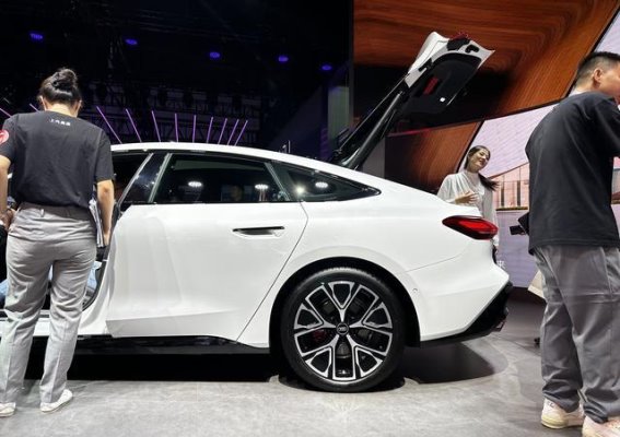 2025成都车展｜上汽奥迪A5L Sportback：运动与智能的完美结合