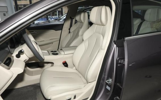 零跑C01与星海S7：14万级纯电车如何选择，哪个更适合家庭使用？