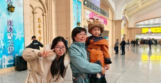 大兴安岭的冬季盛宴：快闪活动点燃哈尔滨