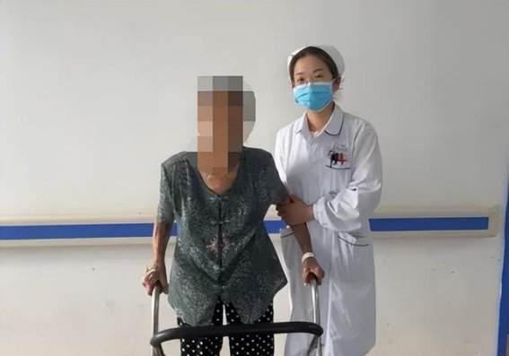 跨越时空的守护：99岁老人二次骨折康复记