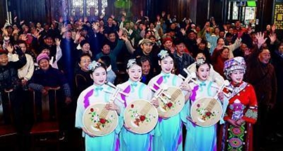 春日的暖阳与城市的光影交织