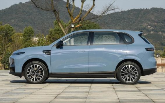 10-15万预算如何选？零跑B10的全方位评测体验