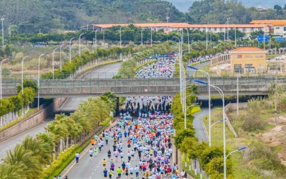 激情开跑，钦州马拉松展现滨海魅力