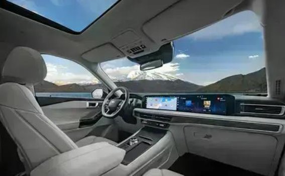 全新福特探险者：豪华与硬核的完美融合