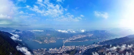 巴东：巫峡秋光的诗意画卷