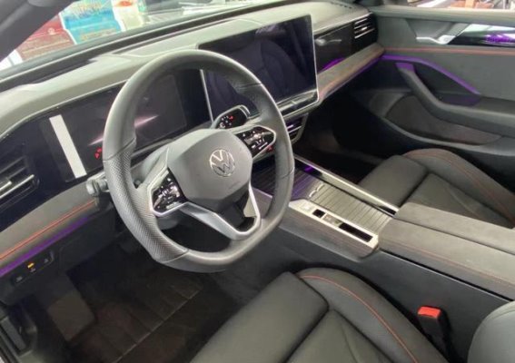 开着全新迈腾通勤，每天都有安全保镖相伴