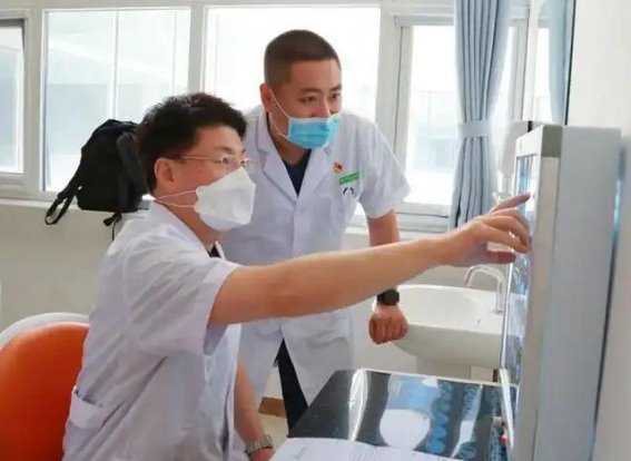 医生提醒：长期早醒的中老年人，健康或面临四大潜在威胁