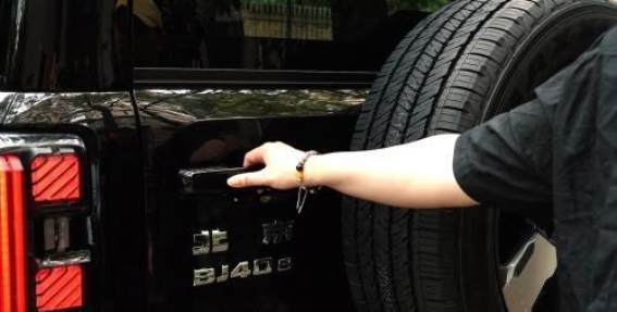 北京越野BJ40增程：硬派越野与智能科技的完美融合，重新定义露营出行体验