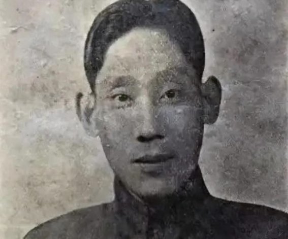 龙云怒火中的觉醒：从龙绳曾的叛乱谈起