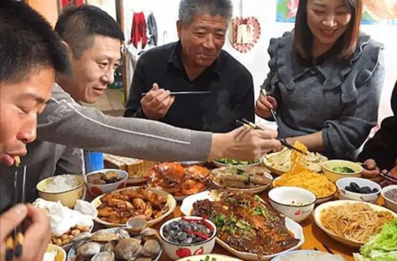 高血压患者能喝酒吗？医生告诫：一口酒可能带来这些严重后果