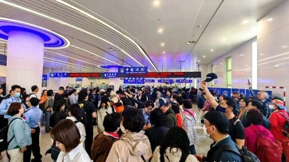 济南口岸出入境客流激增，泉城国际化进程加速