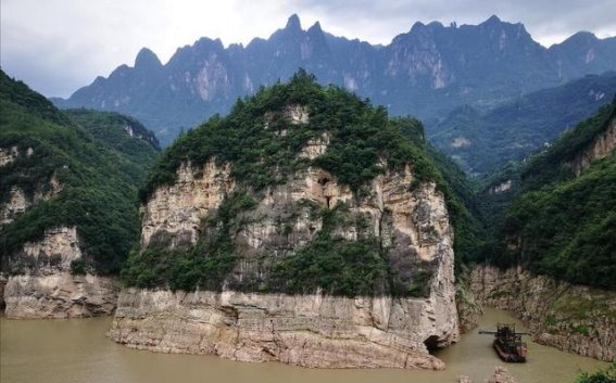 李白《渡荆门送别》解读：江山如画，心境如诗