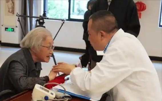 健康饮食新探：合理安排吃饭时间的真正意义