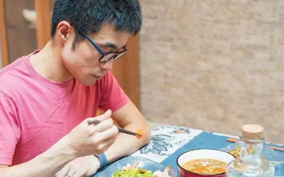 用餐时的三大隐形杀手，你是否也在犯？