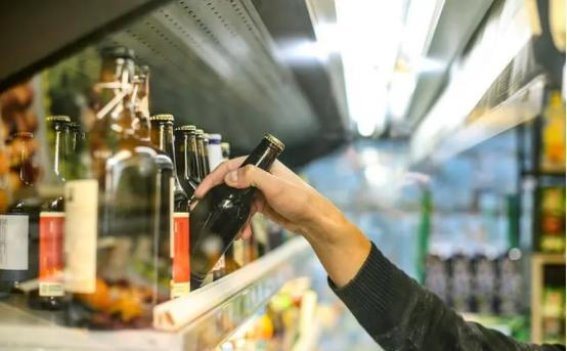 啤酒销量暴跌的深层原因：质量下降还是消费降级？
