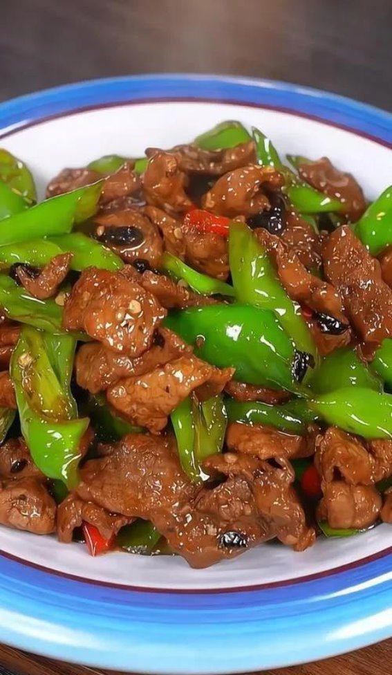 夏天进补，建议少吃纯肉，多吃八道荤素菜，均衡进补，健康不油腻